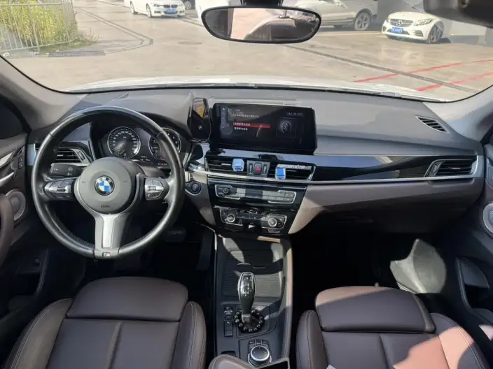 BMW X1 2022 Model sDrive25Li Leading Model – фото 6