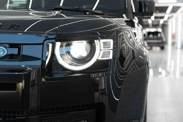 Land Rover De f ender 2022 110 P400 X-DYNAMIC HSE – фото 7