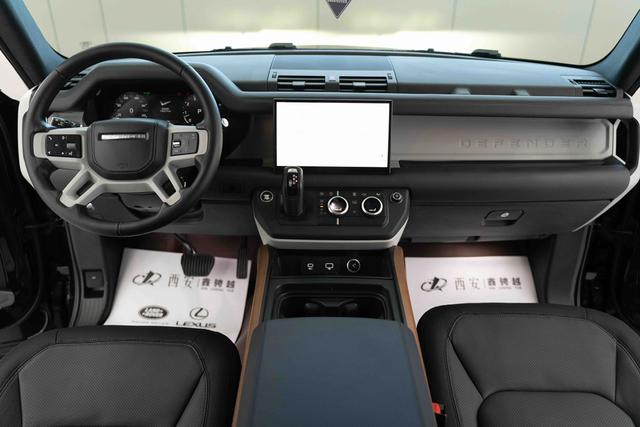 Land Rover De f ender 2022 110 P400 X-DYNAMIC HSE – фото 11