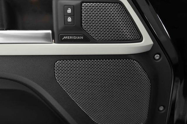 Land Rover De f ender 2022 110 P400 X-DYNAMIC HSE – фото 19