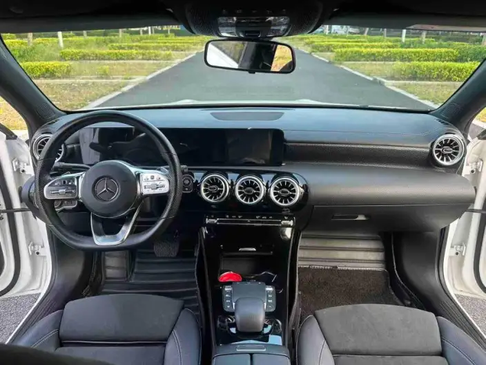 Mercedes-Benz A-class 2022 Model Facelift II A 200 L Sports sedan Fashion Edition – фото 5