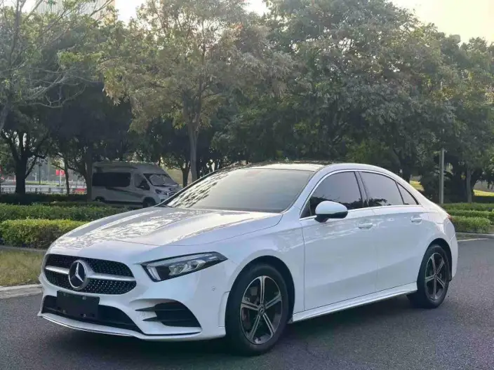 Mercedes-Benz A-class 2022 Model Facelift II A 200 L Sports sedan Fashion Edition – фото 10