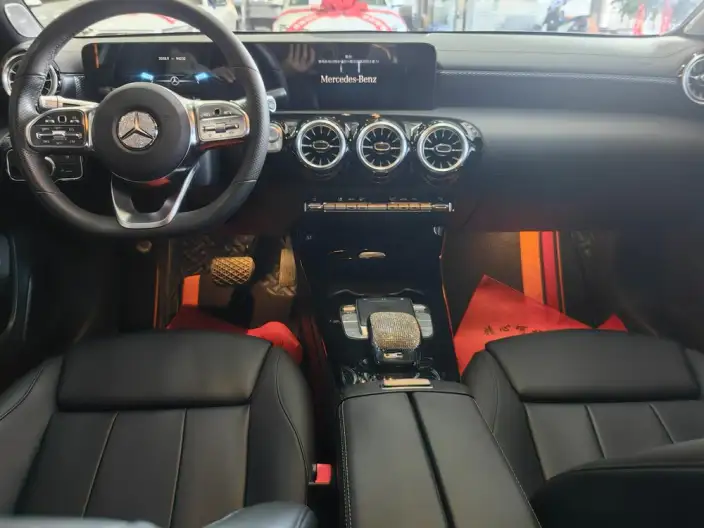 Mercedes-Benz A-class 2022 Model A 200 L Sports sedan Dynamic Edition – фото 6