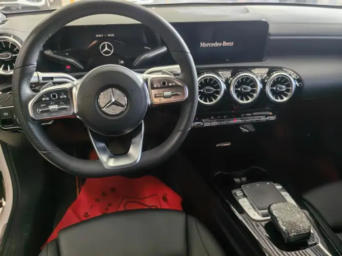 Mercedes-Benz A-class 2022 Model A 200 L Sports sedan Dynamic Edition – фото 7