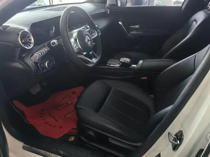 Mercedes-Benz A-class 2022 Model A 200 L Sports sedan Dynamic Edition – фото 8