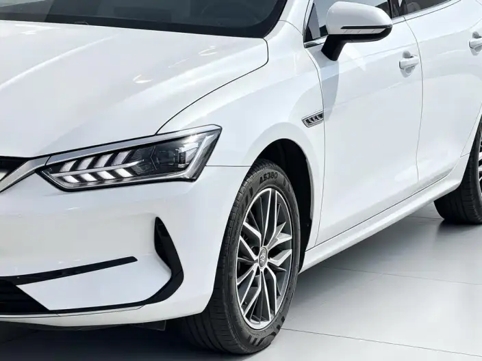 Qin Plus EV 2024 Model Honor Edition 510KM Leading Model – фото 10