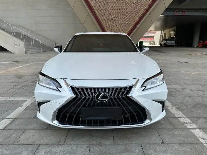 Lexus ES 2022 Model 200 Superior Edition