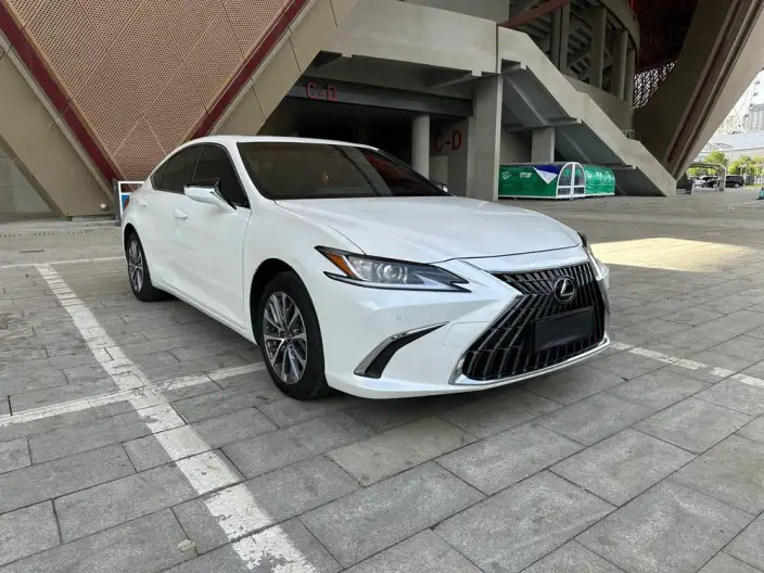 Lexus ES 2022 Model 200 Superior Edition