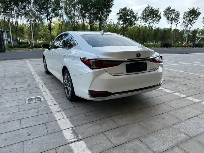Lexus ES 2022 Model 200 Superior Edition