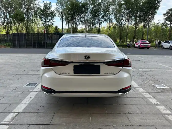 Lexus ES 2022 Model 200 Superior Edition – фото 5