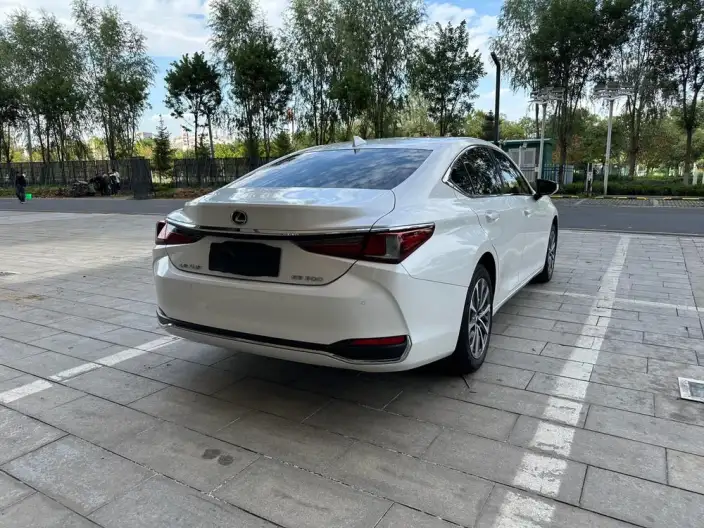 Lexus ES 2022 Model 200 Superior Edition – фото 6