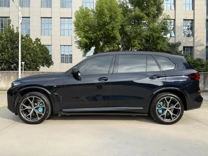 BMW X5 2023 Model xDrive30Li Exclusive Model M Sports Night Set