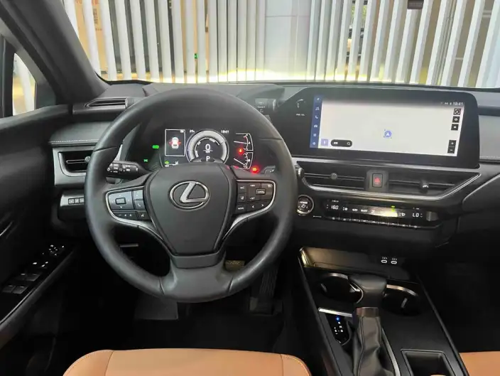 Lexus UX 2022 Model 260h Tan · Fun Edition – фото 6