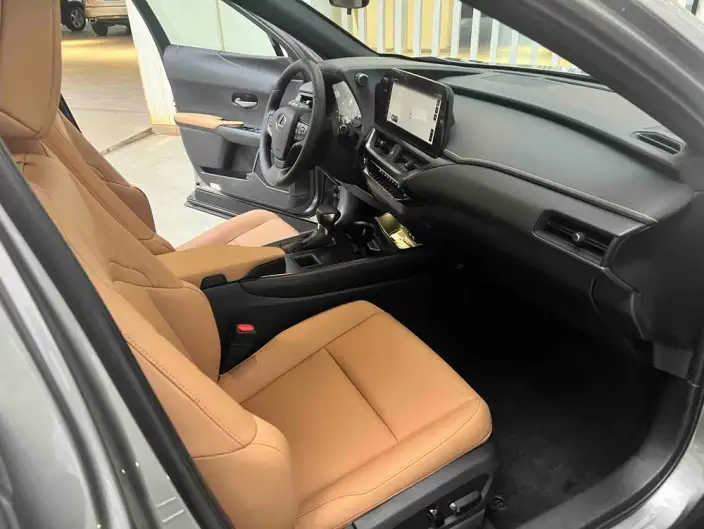 Lexus UX 2022 Model 260h Tan · Fun Edition – фото 9
