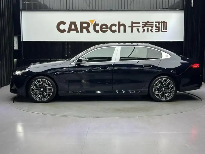 BMW 5 Series 2024 Model 530Li Exclusive Model M Sports Set