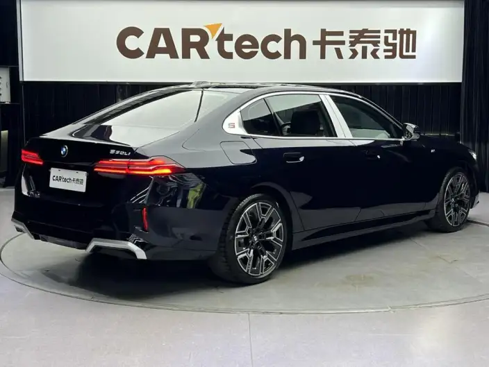 BMW 5 Series 2024 Model 530Li Exclusive Model M Sports Set – фото 7