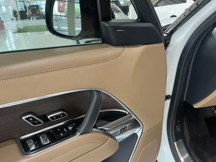 Range Rover 2024 Model 3.0 L6 400PS Shengshi Extended Edition 7 seat – фото 8