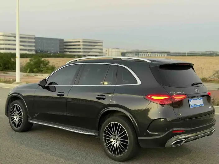 Mercedes-Benz GLC 2023 Model GLC 300 L 4MATIC Luxury Model 7 seat