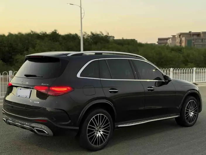 Mercedes-Benz GLC 2023 Model GLC 300 L 4MATIC Luxury Model 7 seat – фото 6