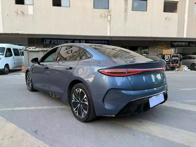 BYD Seal Модель 2022 года 550KM Standard Battery Li f e Rear Drive Edition Elite – фото 4
