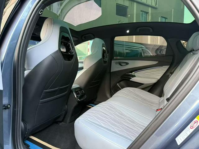 BYD Seal Модель 2022 года 550KM Standard Battery Li f e Rear Drive Edition Elite – фото 7