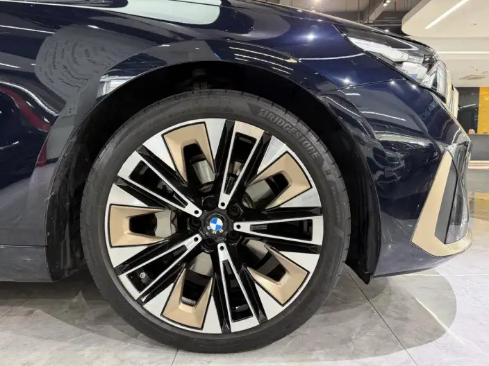 BMW 5 Series 2025 Model Facelift 530Li Exclusive Model Luxury Set – фото 7
