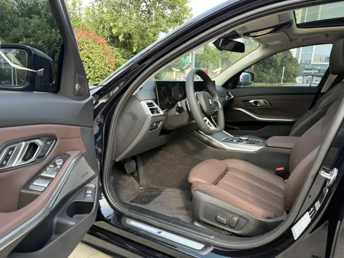 BMW 3 Series 2025 Model 330Li M Sports Night Set – фото 8