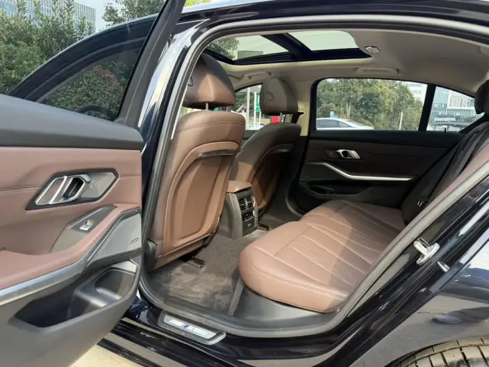 BMW 3 Series 2025 Model 330Li M Sports Night Set – фото 9