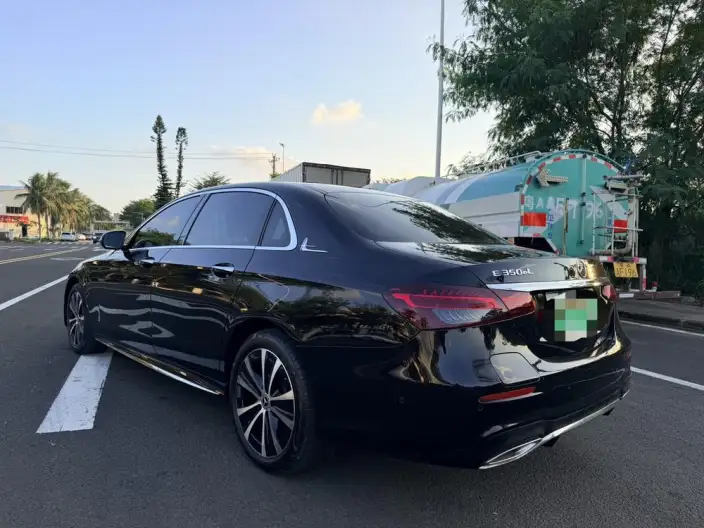 Mercedes-Benz E-Class PHEV 2022 Model Facelift E 350 e L sedan – фото 4