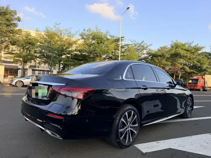 Mercedes-Benz E-Class PHEV 2022 Model Facelift E 350 e L sedan – фото 6