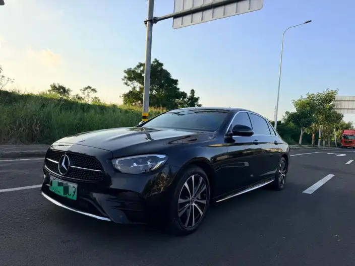 Mercedes-Benz E-Class PHEV 2022 Model Facelift E 350 e L sedan – фото 10