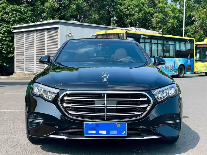 Mercedes-Benz E-Class 2026 Model E 260 L Classic Edition – фото 2