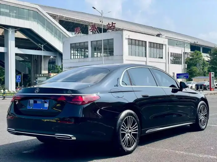 Mercedes-Benz E-Class 2026 Model E 260 L Classic Edition – фото 6