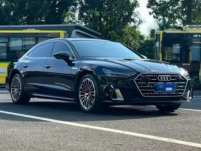 Audi A7 L 2024 Model 45 TFSI Luxury Model – фото 3