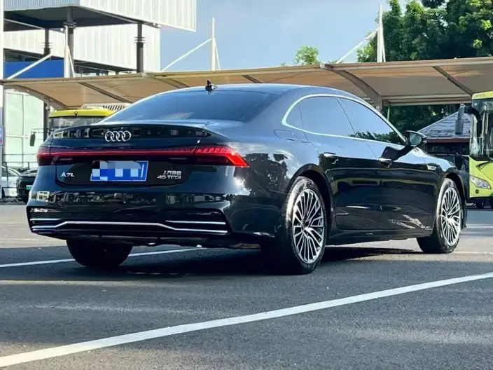 Audi A7 L 2024 Model 45 TFSI Luxury Model – фото 6