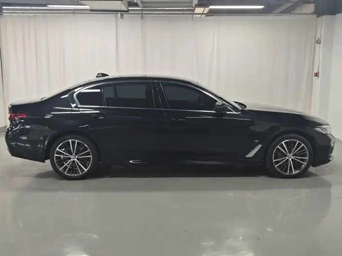 BMW 5 Series 2023 Model 530Li Leading Model M Sports Set – фото 8