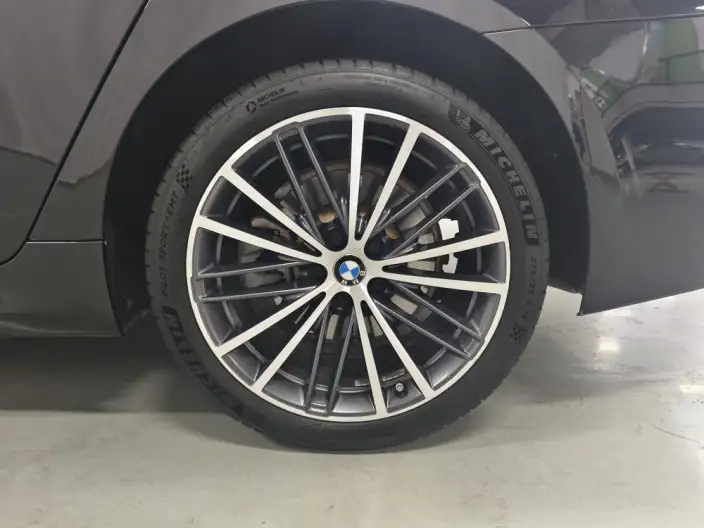 BMW 5 Series 2023 Model 530Li Leading Model M Sports Set – фото 9