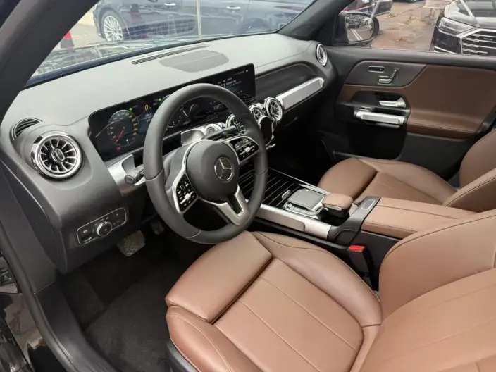 Mercedes-Benz GLB 2023 Model GLB 220 Fashion Model – фото 9