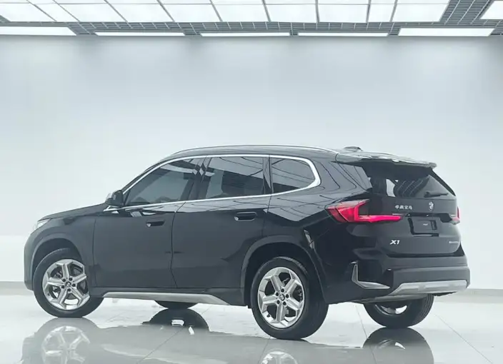 BMW X1 2023 Model sDrive20Li X Design Set – фото 3