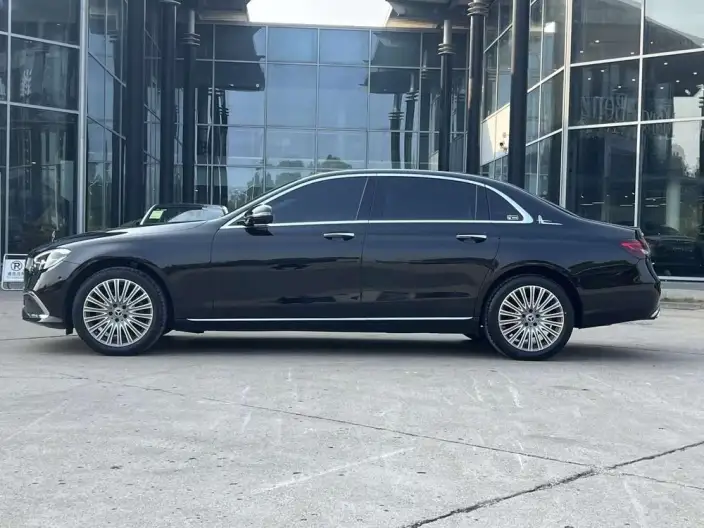 Mercedes-Benz E-Class 2023 Model E 300 L Fashion Model sedan – фото 3