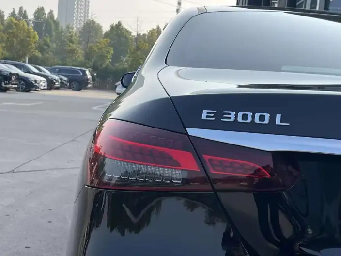 Mercedes-Benz E-Class 2023 Model E 300 L Fashion Model sedan – фото 6