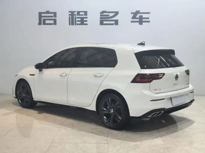 Volkswagen Golf 2023 Model 280TSI DSG R-Line Lite – фото 4