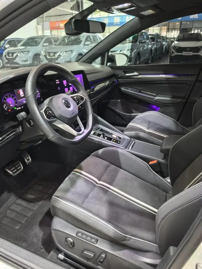 Volkswagen Golf 2023 Model 280TSI DSG R-Line Lite – фото 7