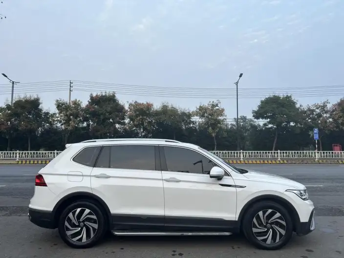 Volkswagen Tiguan L 2021 Model 330TSI Automatic 2WD Smart Edition – фото 8
