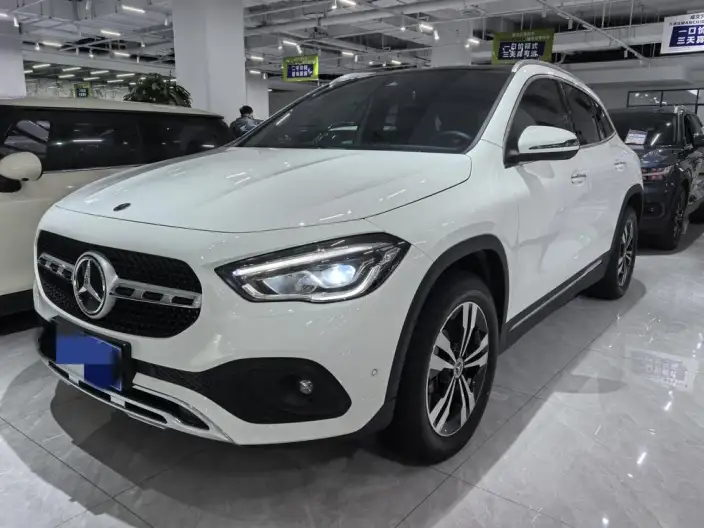 Mercedes-Benz GLA 2022 Model GLA 200 – фото 1