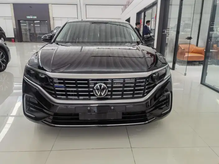 Volkswagen Passat PHEV 2022 Model 430PHEV Hybrid Elite Edition – фото 2
