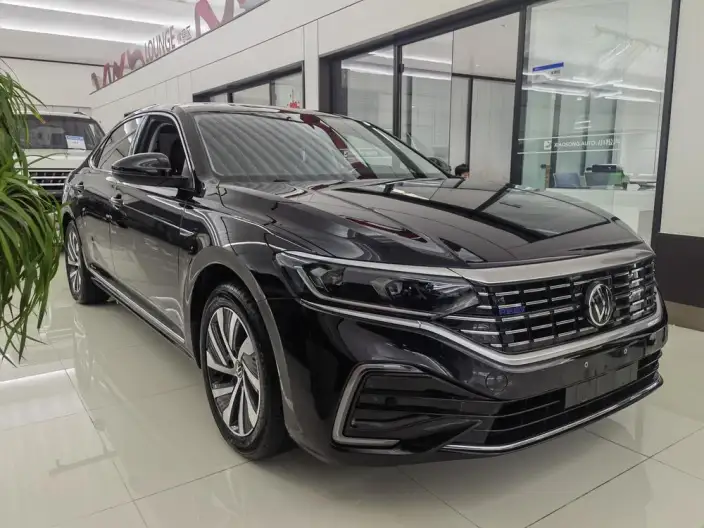 Volkswagen Passat PHEV 2022 Model 430PHEV Hybrid Elite Edition – фото 3