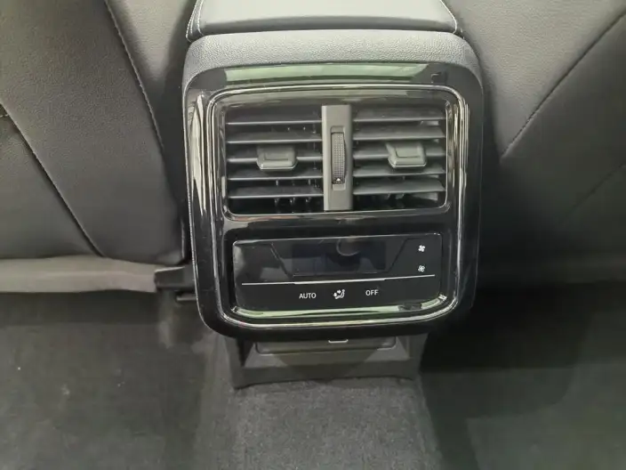 Volkswagen Passat PHEV 2022 Model 430PHEV Hybrid Elite Edition – фото 10