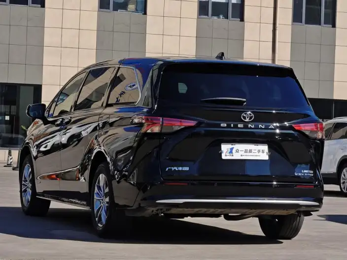 Toyota Sienna 2024 Model Hybrid 2.5L 4WD Premium Edition