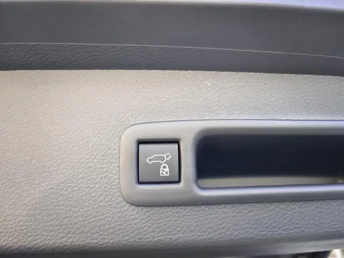 Toyota Sienna 2024 Model Hybrid 2.5L 4WD Premium Edition – фото 8